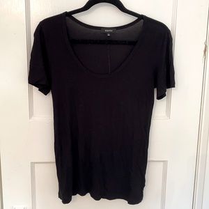 Aritzia Black Scoop Neck T-Shirt Size Small